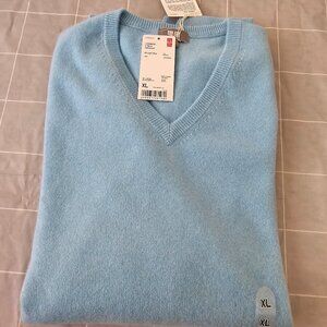 Brand New Uniqlo Sweater Men Light Blue Cashmere V-Neck Sweater XL